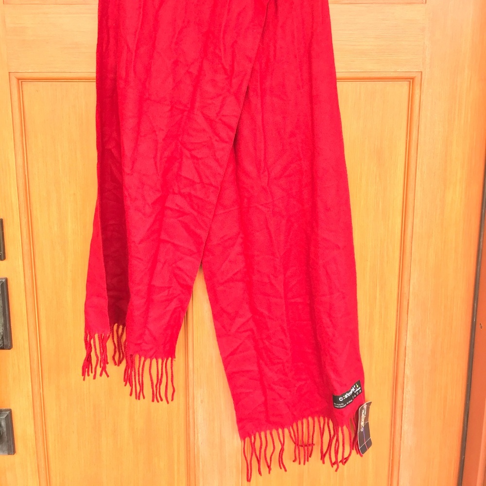 Red scarf, NWOT